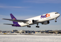 FEDEX_767-300F_N199FE_EWR_0222_JP_small.jpg