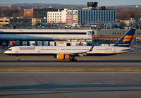 ICELANDAIR_757-300_TF-FIX_JFK_0413_JP_small.jpg