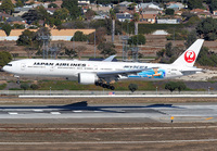 JAL_777-300_JA733J_LAX_1117Y_18_JP_small.jpg