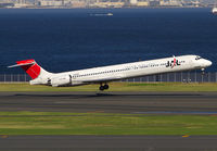 JAL_MD90_JA005D_HND_1011_JP_small.jpg