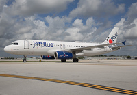 JETBLUE_A320_N586JB_FLL_1015_1_JP_small~0.jpg