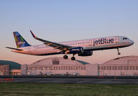 JETBLUE_A321_N905JB_JFK_0914B_jP_small.jpg