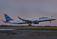 JETBLUE_E190_N321JB_JFK_0915_2_JP_small.jpg