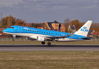 KLM_E175_PH-EXX_BRU_1118_3_JP_small.jpg