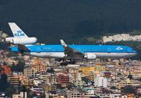 KLM_MD11_PH-KCB_UIO_1208E_JP_small.jpg