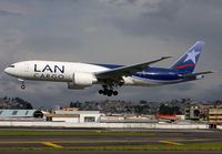 LAN-CARGO_777F_UIO_1209jp.jpg