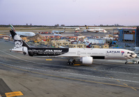 LATAM_777-300_PT-MUA_JFK_0922_JP_small.jpg