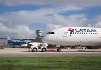 LATAM_787-9_CC-BGB_MIA_1016_6_JP_small.jpg