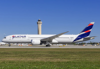 LATAM_787-9_PS-LAA_MIA_0126_JP_small.jpg