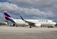 LATAM_A320_CC-BFK_MIA_0124_JP_small.jpg