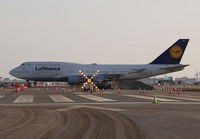 LUFTHANSA_747-400_D-ABVH_EWR_414F_JP_small.jpg