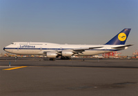 LUFTHANSA_747-8_D-ABYT_EWR_0515AO_jP_small.jpg