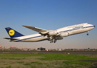 LUFTHANSA_747-8_D-ABYT_EWR_0515BT_JP_small2.jpg