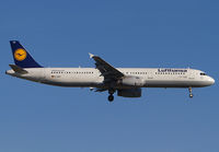 LUFTHANSA_A321_D-AISK_FRA_0910_JP_small.jpg