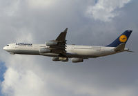 LUFTHANSA_A340-300_D-AIGO_TLV_0212D_JP_small.jpg