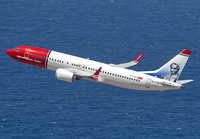 NORWEGIAN_737-800MAX_EI-FYE_RHO_0818_17_JP_small.jpg