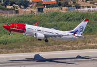 NORWEGIAN_737-800MAX_EI-FYE_RHO_0818_JP_small.jpg