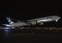 PIA_777-300_AP-BHV_JFK_0513_JP_small.jpg