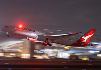 QANTAS_787-9_VH-ZNK_LAX_1221_6_JP_small.jpg