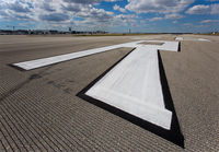 RUNWAY26R_MIA_1013E_JP_small.jpg