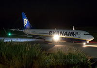 RYANAIR_737-800_EI-EKC_RHO_0817_1_JP_small.jpg