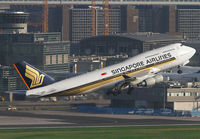 SINGAPORE_747-400_9V-SPQ_FRA_0910B_JP_small1.jpg