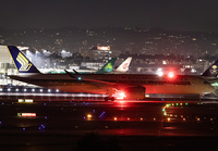 SINGAPORE_A350-900_9V-SJE_LAX_1123_JP_small.jpg