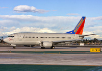 SOUTHWEST_737-300_N629SW_LAX_0209_JP_small~0.jpg