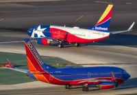 SOUTHWEST_737-700_N207WN_LAX_1117_JP__smalljpg.jpg