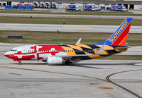 SOUTHWEST_737-700_N214WN_FLL_1218_JP_small.jpg