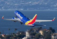 SOUTHWEST_737-700_N425LV_LAX_1117_3_JP_small.jpg