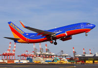 SOUTHWEST_737-700_N966WN_EWR_414H_JP_small.jpg