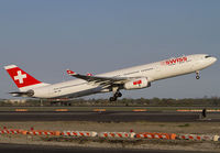 Filename=SWISS_A330-300_HB-JHF_JFK_0412Esmall.jpg
Filesize=147KiB
Dimensions=1000x695
Date added=May 16, 2012 SWISS_A330-300_HB-JHF_JFK_0412Esmall.jpg