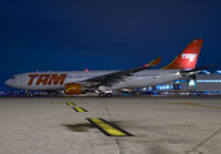 TAM_A330-200_PT-MVM_MIA_0909_JP__.jpg