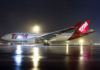 TAM_A330-200_PT-MVV_JFK_0412_JP_small.jpg