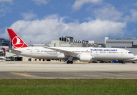 TURKISH_787-9_TC-LLS_MIA_1023_jP_small.jpg