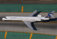 UNITEDEXPRESS_CRJ700_N715SK_LAX_1113B_JP_small.jpg