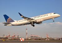 UNITEDEXPRESS_E170_N723YX_EWR_0915_6_JP_small.jpg