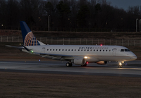 UNITEDEXPRESS_E175_N113SY_CLT_0117_7_JP_small.jpg