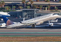 UNITEDEXPRESS_E175_N139SY_LAX_0616_5_JP_small.jpg