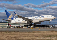 UNITED_737-700_N17753_EWR_1018_3_JP_small.jpg