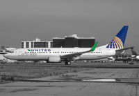 UNITED_737-800_N76516_LAX_1111_JP_small.jpg