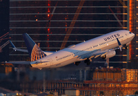 UNITED_737-900_N28478_LAS_0220_1_JP_small.jpg