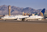 UNITED_737-900_N39415_LAS_0417_1_JP_small.jpg