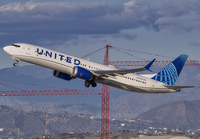 UNITED_737-9MAX_N37525_LAX_1221_JP_small.jpg