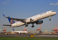 UNITED_757-200_N13113_EWR_0515C_JP_small.jpg