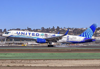 UNITED_757-200_N14106_SAN_1119_16_JP_small.jpg