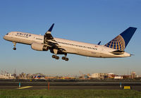 UNITED_757-200_N34137_EWR_0913C_JP_small.jpg