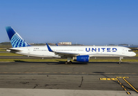 UNITED_757-200_N57111_BOS_0623_JP_small.jpg