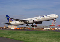 UNITED_767-400_N66051_EWR_414G_JP_small.jpg